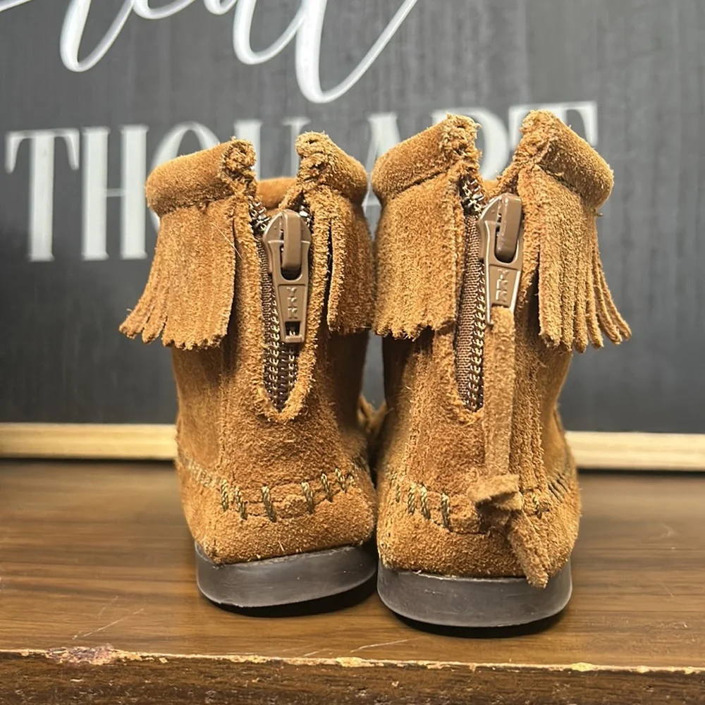 Girls Minnetonka Leather Suede Boots